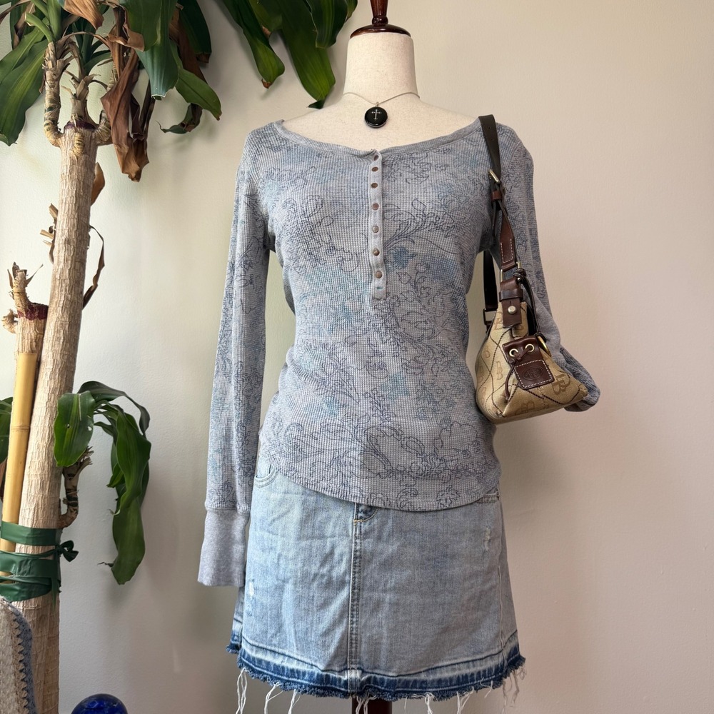 y2k Blue Floral Waffle Knit Henley Thermal Top Scoop Neck off shoulder indie